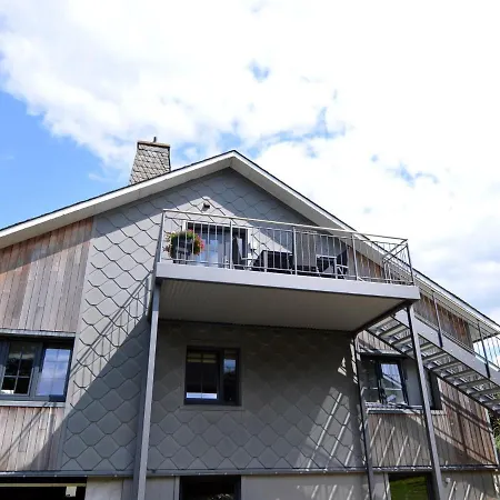 With Private Garden & Terrace Apartament